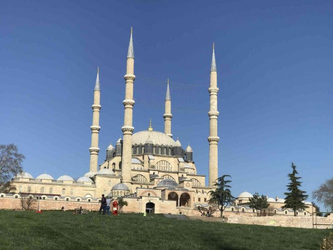 Mimar Sinan’ın Şaheseri Selimiye’nin Silueti Bozuldu