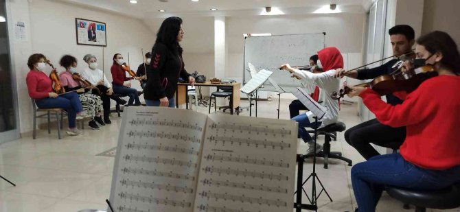Düzce’de Geleceğin Keman Virtüözleri Yetişiyor