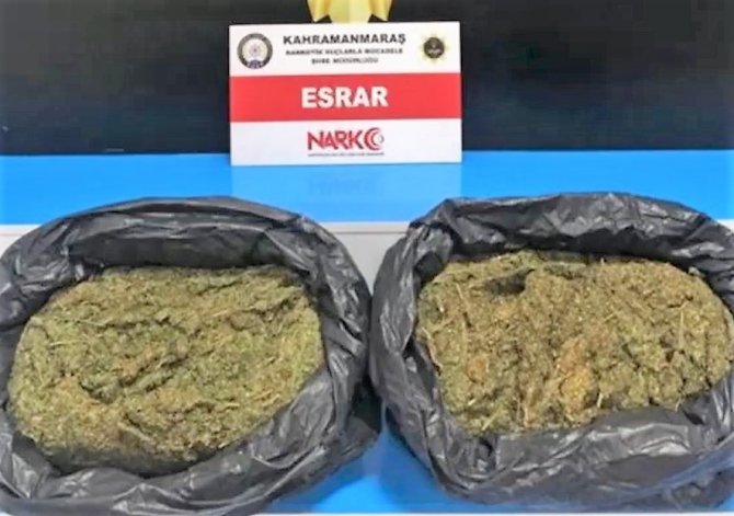 Yolcunun Valizinden 10 Kilogram Uyuşturucu Çıktı