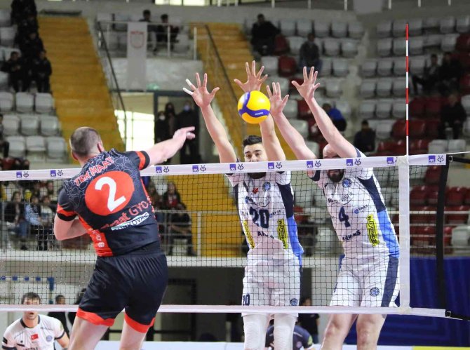 Erkekler Axa Kupa Voley’de İlk Finalist Arkas Spor