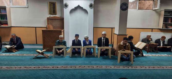 Cami Cemaatinden Küçük Hafızlara Büyük İlgi