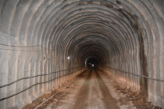 Kırıkhan T1 Tüneli İnşaatında Işık Görüldü