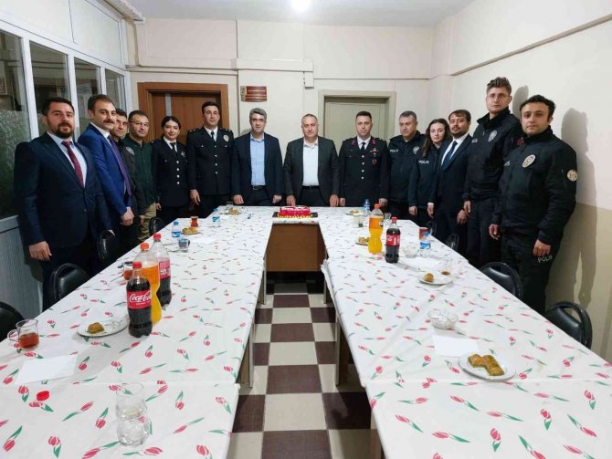 Şenkaya İlçe Emniyet Amirliğinden İftar Yemeği