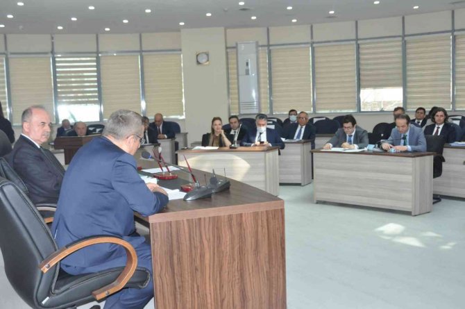 Yalova Valisi Muammer Erol, “Bütün Bölge Müdürlüklerinden Şikayetçiyim”