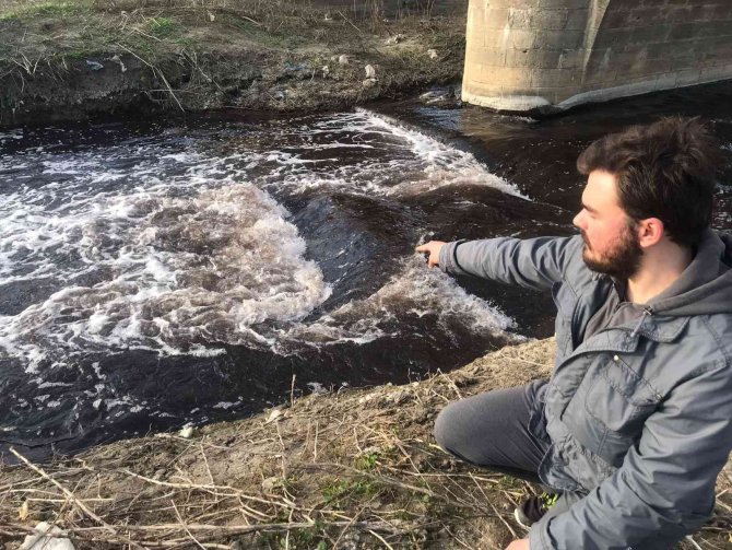 Ergene Nehri Siyah Akmaya Devam Ediyor