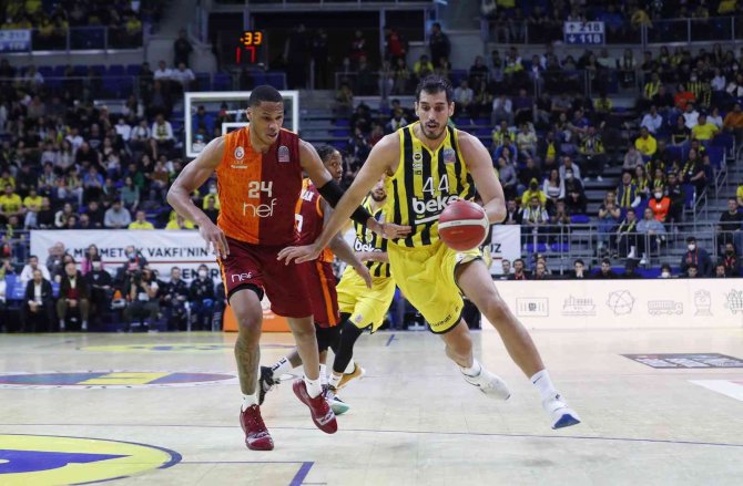 Ing Basketbol Süper Ligi: Fenerbahçe Beko: 70 - Galatasaray Nef: 76