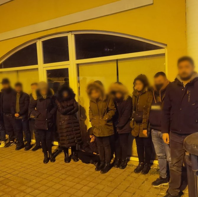 İ̇stanbul’da Kaçak Göçmenlere Operasyon: 39 Mülteci Yakalandı
