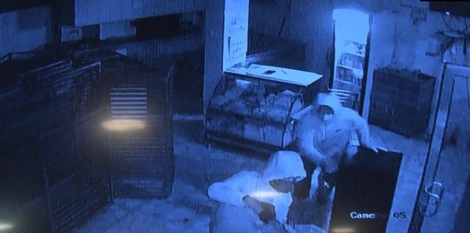 Fırını Soyan İki Şüpheli Tutuklandı, Çelik Kasa Aranıyor