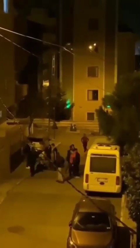 Pendik’te Genç Kadın Kucağındaki Çocuğuyla Sokak Ortasında Darbedildi
