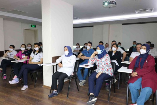 Tekden Hastanesi, Kanser Haftasında Hastane Personeline Seminer Verdi