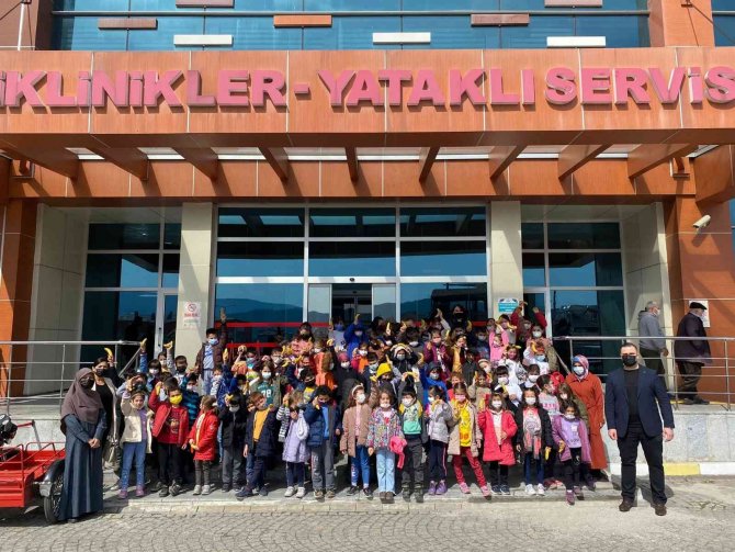 Öğrenciler Sağlıklı Beslenmeyi Uzmanından Öğrendiler