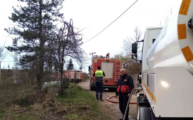 Kastamonu’da Ev Yangını: 12 Yaşındaki Çocuk Hayatını Kaybetti