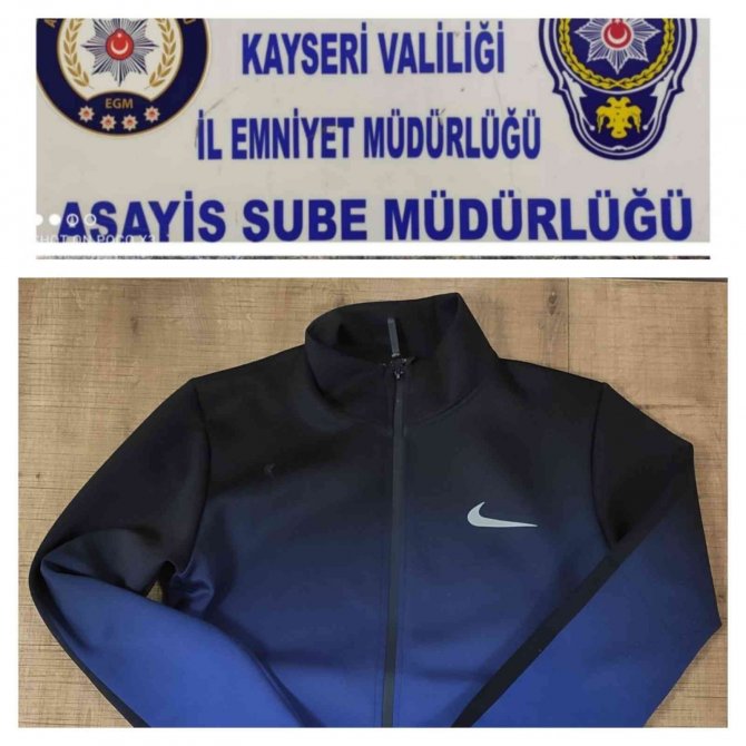 Mankenin Üstündeki Eşofmanı Çaldı, Selam Verip Kaçtı