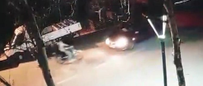 Otomobil İle Motosiklet Kafa Kafaya Çarpıştı