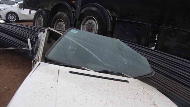 Tonlarca Demir Yüklü Tır 7 Araca Çarptı, Ortalık Savaş Alanına Döndü