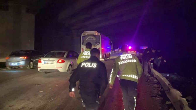 D-100’de Otomobil Bariyere Çarptı, Karı-koca Yaralandı