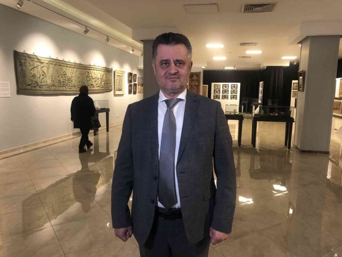 Esenler’de “Kabe Örtüleri Ve Kabe Yolunda Hatıralar Sergisi” Açıldı