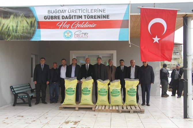 Büyükşehir Kulalı Üreticilere Gübrelerini Teslim Etti