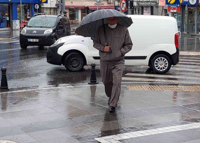 Tekirdağ’da Havalar Soğudu, Yağış Başladı