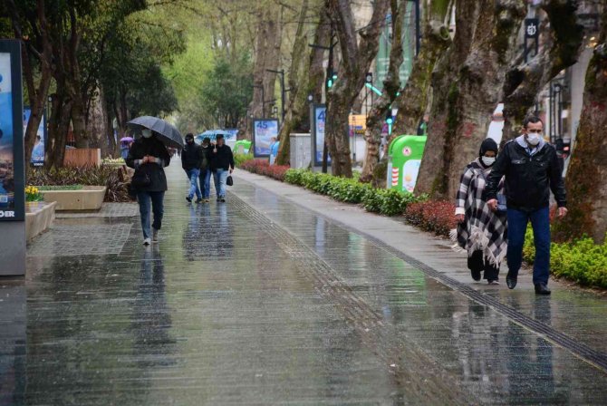 Kocaeli Yağmurla Güne Uyandı