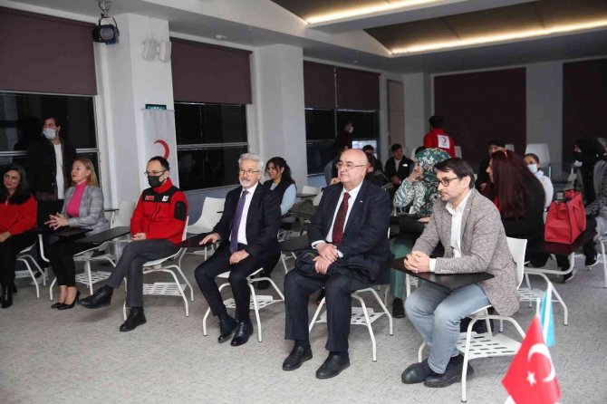 Nilüfer’de Eğitimli Hasta Bakıcılara Sertifikaları Verildi