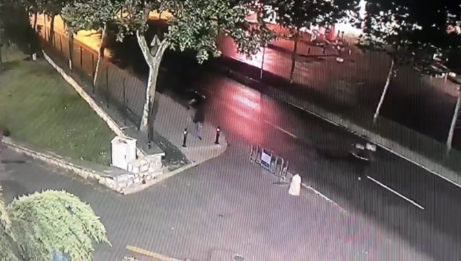 İ̇stanbul’da Silahlı Kavga Kamerada: Parkta Tartıştıkları İki Kardeşe Ateş Açtılar