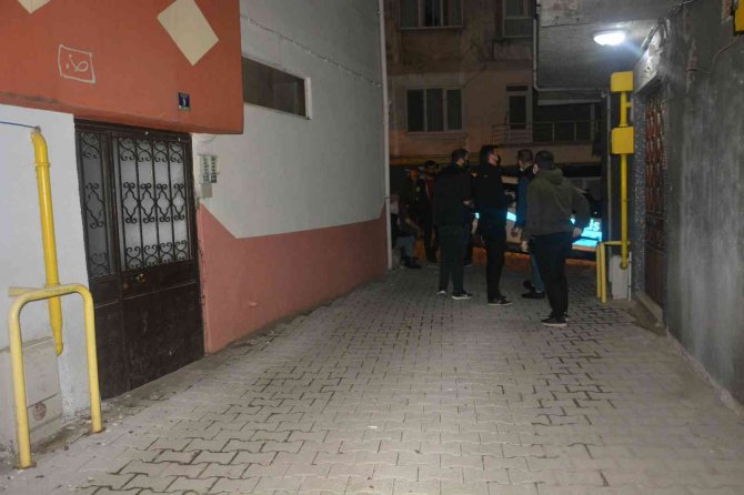 2 Çocuk Annesi Genç Kadın Evinde Ölü Bulundu: Olayla İlgisi Olduğu İddia Edilen 1 Kişi Aranıyor