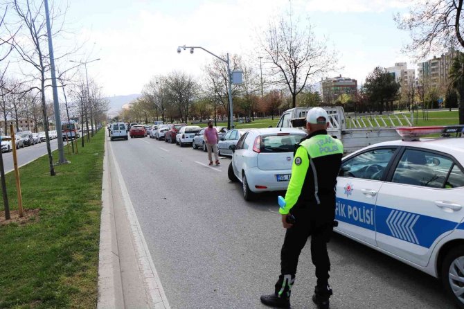 Polisten Kazayı Çeken Gazeteciye Önce Müdahale Sonra Tehdit