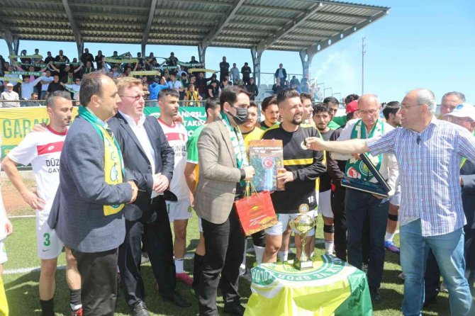 Sarıot Gençlikspor Şampiyonluk Kupasını Aldı