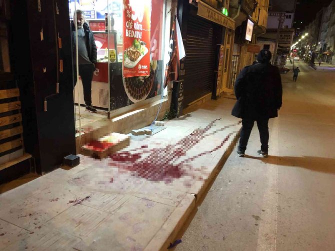 Tartıştığı Kuryeyi Bacağından Bıçakladı