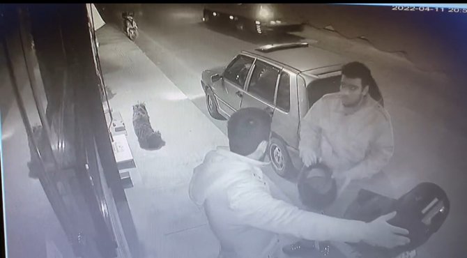 Tartıştığı Kuryeyi Bacağından Bıçakladı