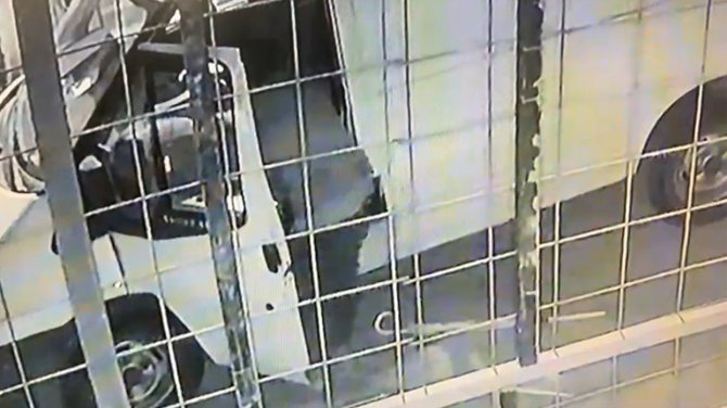 Şişli’de Otodan Akü Hırsızlığı Kamerada