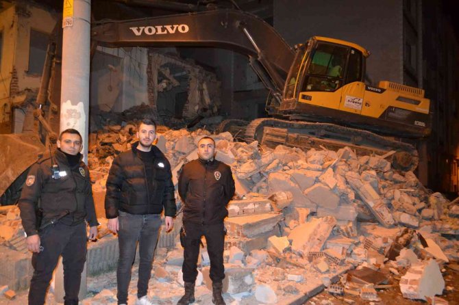 Kepçeyi Soyan Hırsıza Bekçilerden Suçüstü