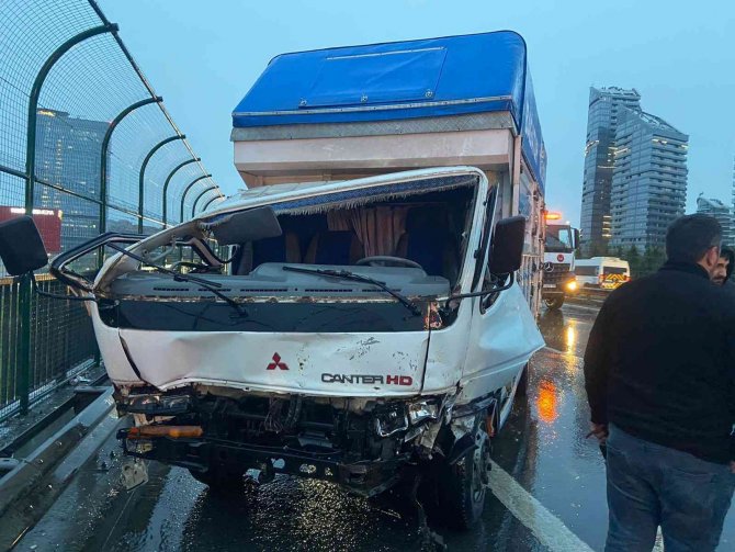 Tem Otoyolu’nda Zincirleme Kaza: 1 Yaralı