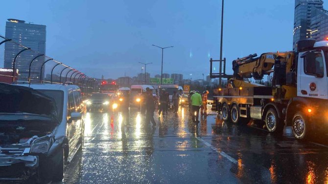 Tem Otoyolu’nda Zincirleme Kaza: 1 Yaralı