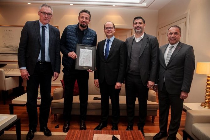 Hidayet Türkoğlu, Andreas Zagklis Ve Kamil Novak’ı Ağırladı