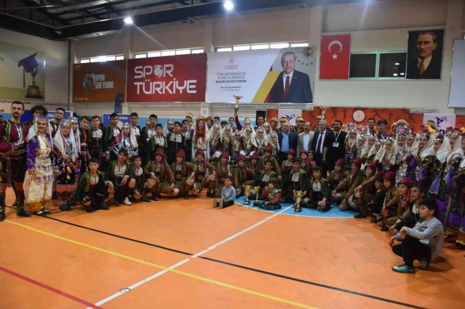 Afyonkarahisar’da Kulüpler Arası Halk Oyunları Yarışması Sona Erdi