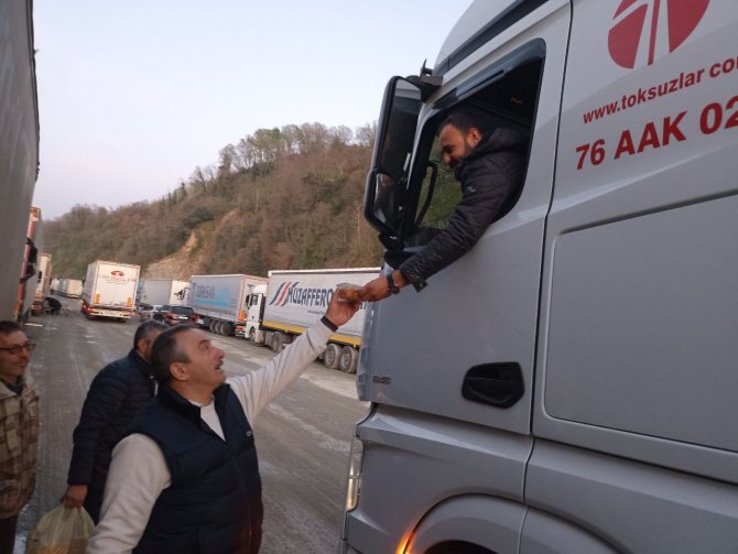 Sarp Sınır Kapısında Tır Kuyruğu