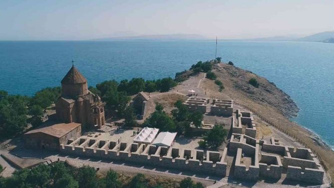 Van Polisi Görev Yaptığı Şehri Türkülerle Tanıttı