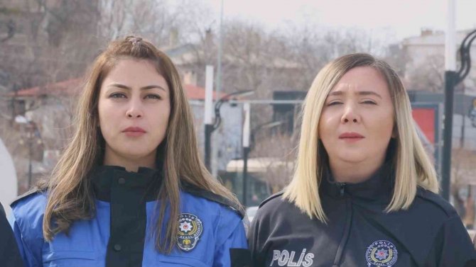 Van Polisi Görev Yaptığı Şehri Türkülerle Tanıttı