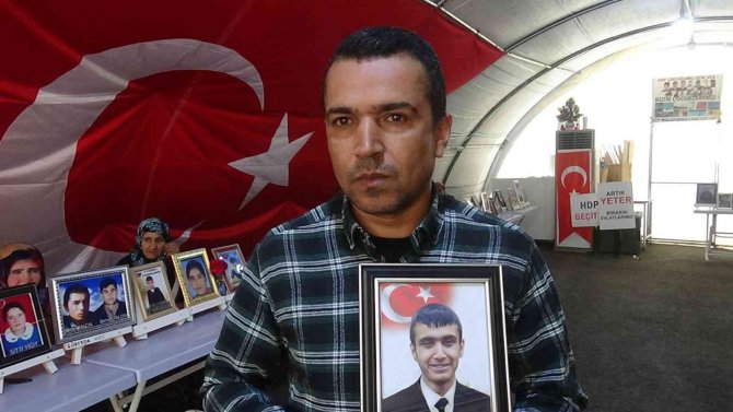 Diyarbakır’da Anne Ve Babaların Evlat Nöbeti 952. Günde