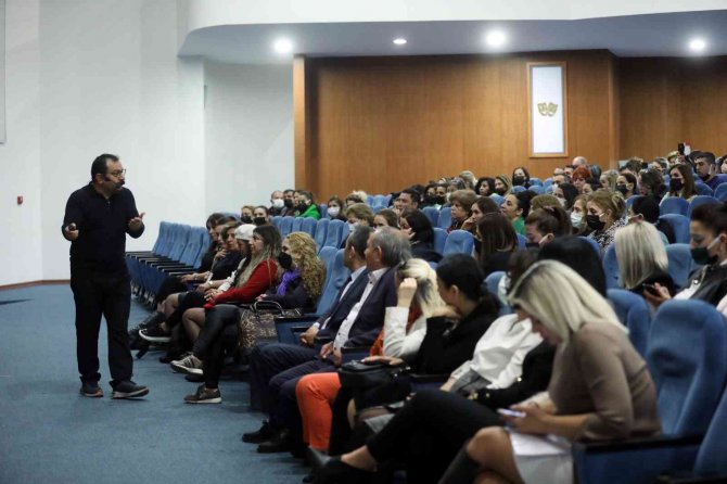 Yenimahalle’de Aile İ̇çi Etkili İ̇letişim Semineri