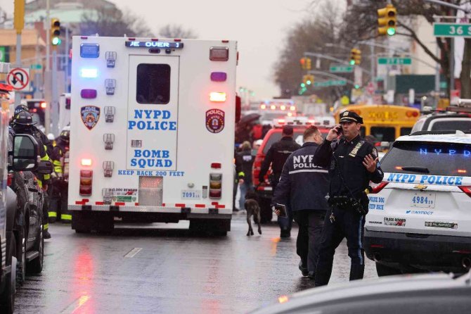 New York’taki Metro Saldırısı Terör Eylemi Olarak Soruşturulmuyor