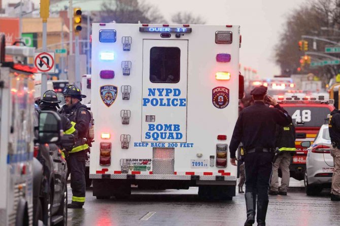 New York’taki Metro Saldırısı Terör Eylemi Olarak Soruşturulmuyor