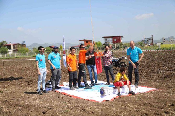 Helyum Balonuyla Stratosfere Boru Kebabı Yolladı
