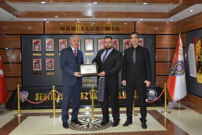 Ayın Polisleri Ödüllendirildi