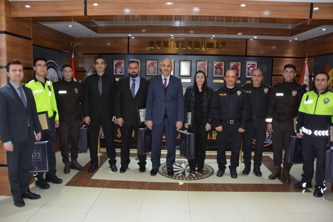 Ayın Polisleri Ödüllendirildi
