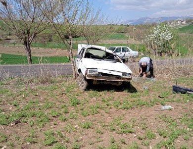 Kontrolden Çıkan Otomobil Takla Attı
