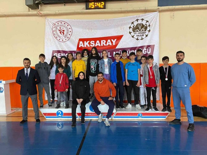 Kayseri Analig Karate Takımları Yarı Finale Yükseldi