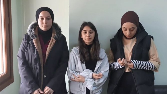 Fırtınada Uçan Çatıdan Son Anda Kurtulan Üniversite Öğrencisi Genç Kızlar Korku Dolu O Anları Anlattı